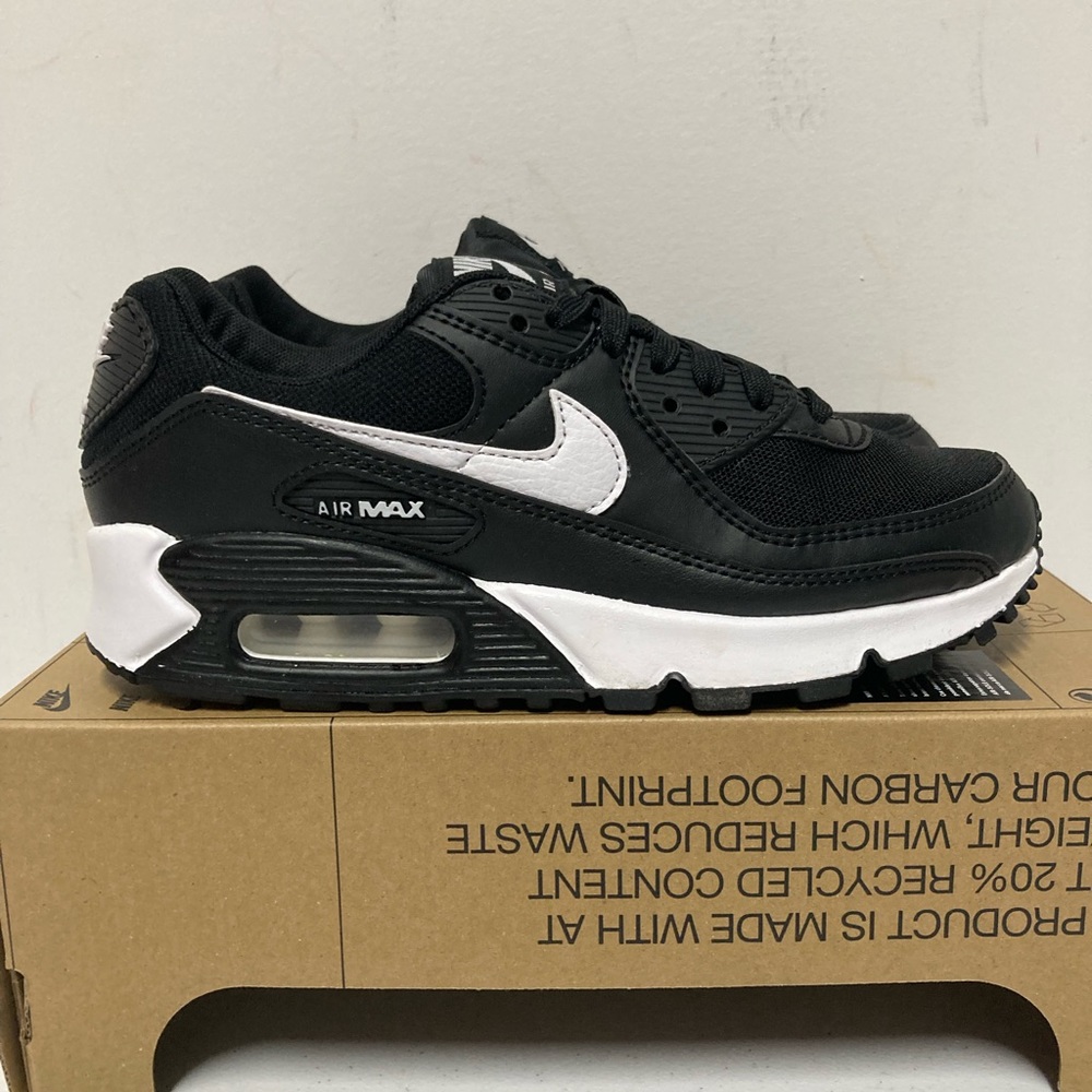 New nike air max 90 triple black womens size 10/ Mens 8.5 DH8010-002 New